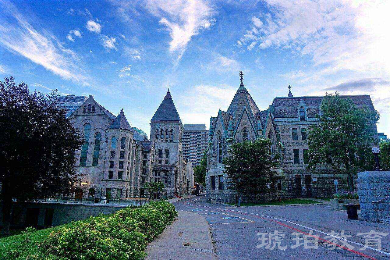 加拿大留學